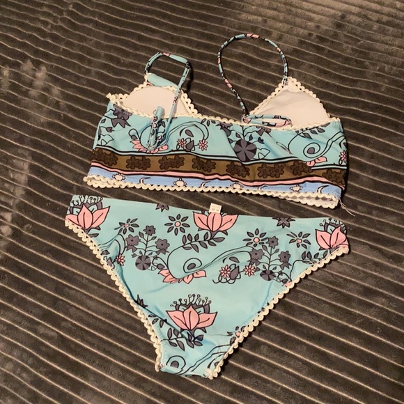 New without tag, new worn, large, size 8-10 - Picture 3 of 3